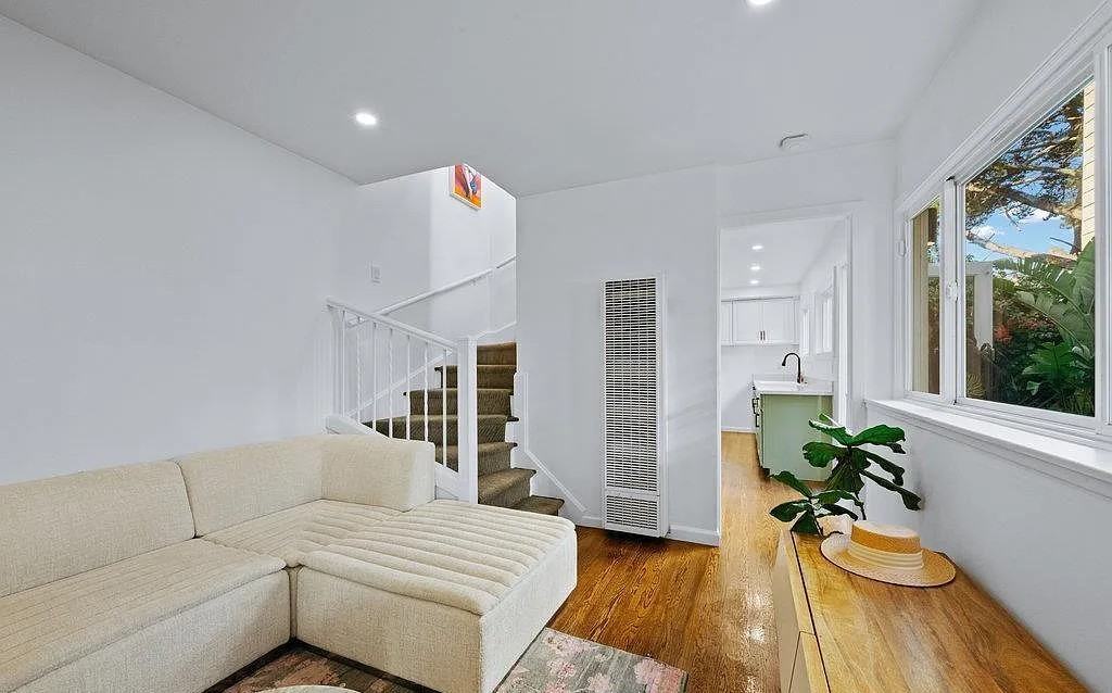 150 Kingston St - Photo 4 of 24