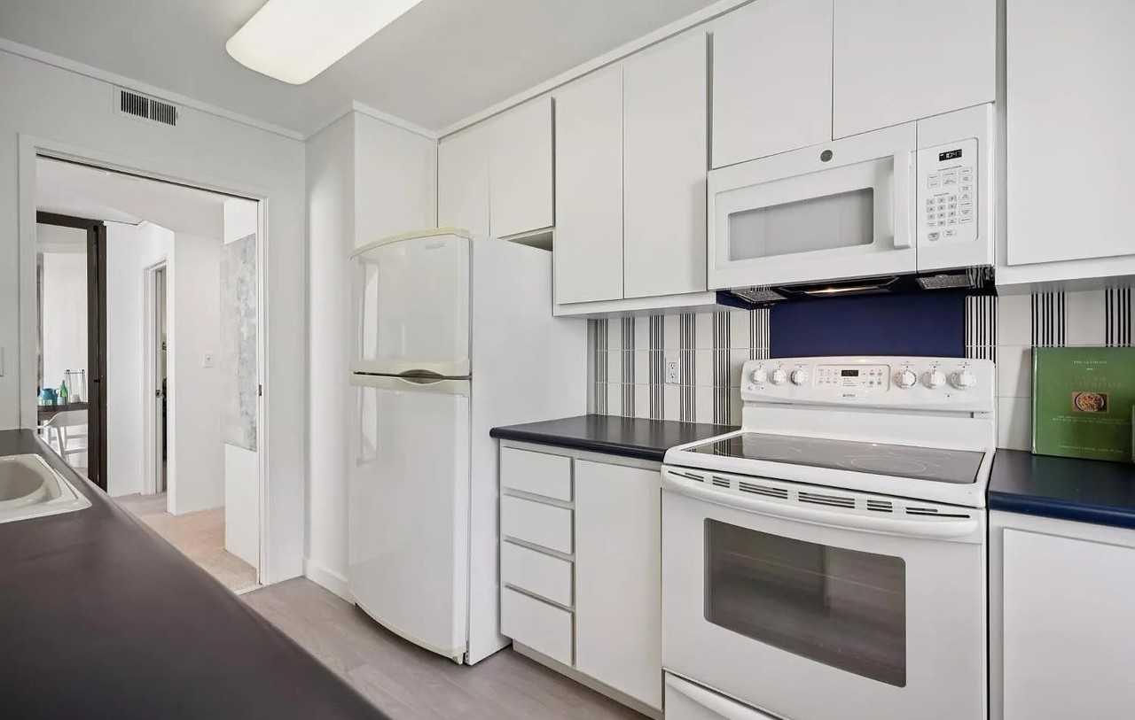 152 Lombard St #408 - Photo 6 of 30