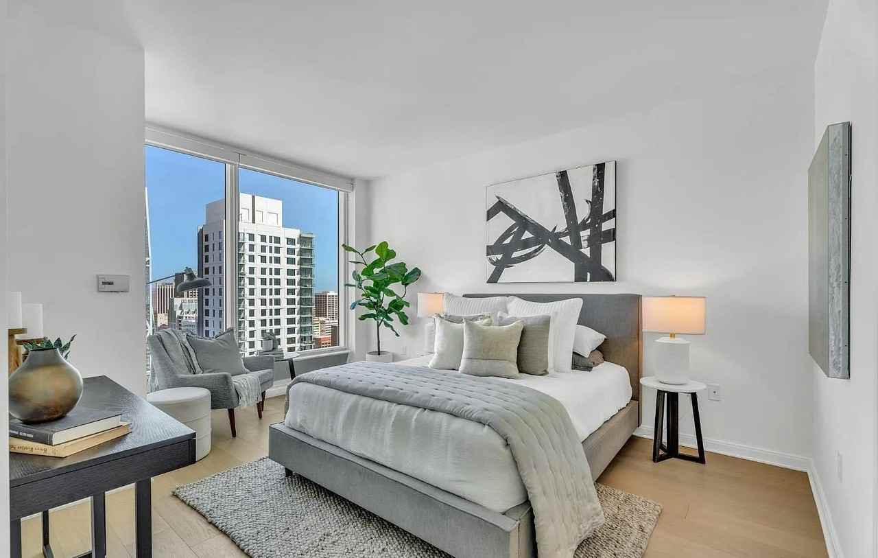 425 1st St #3406 - Photo 3 of 28