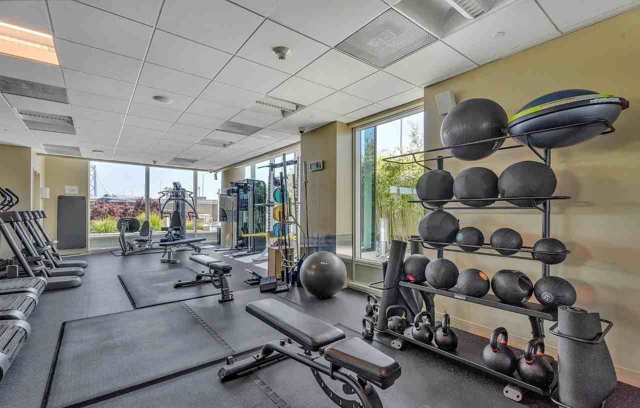 425 1st St #3406 - Photo 7 of 28