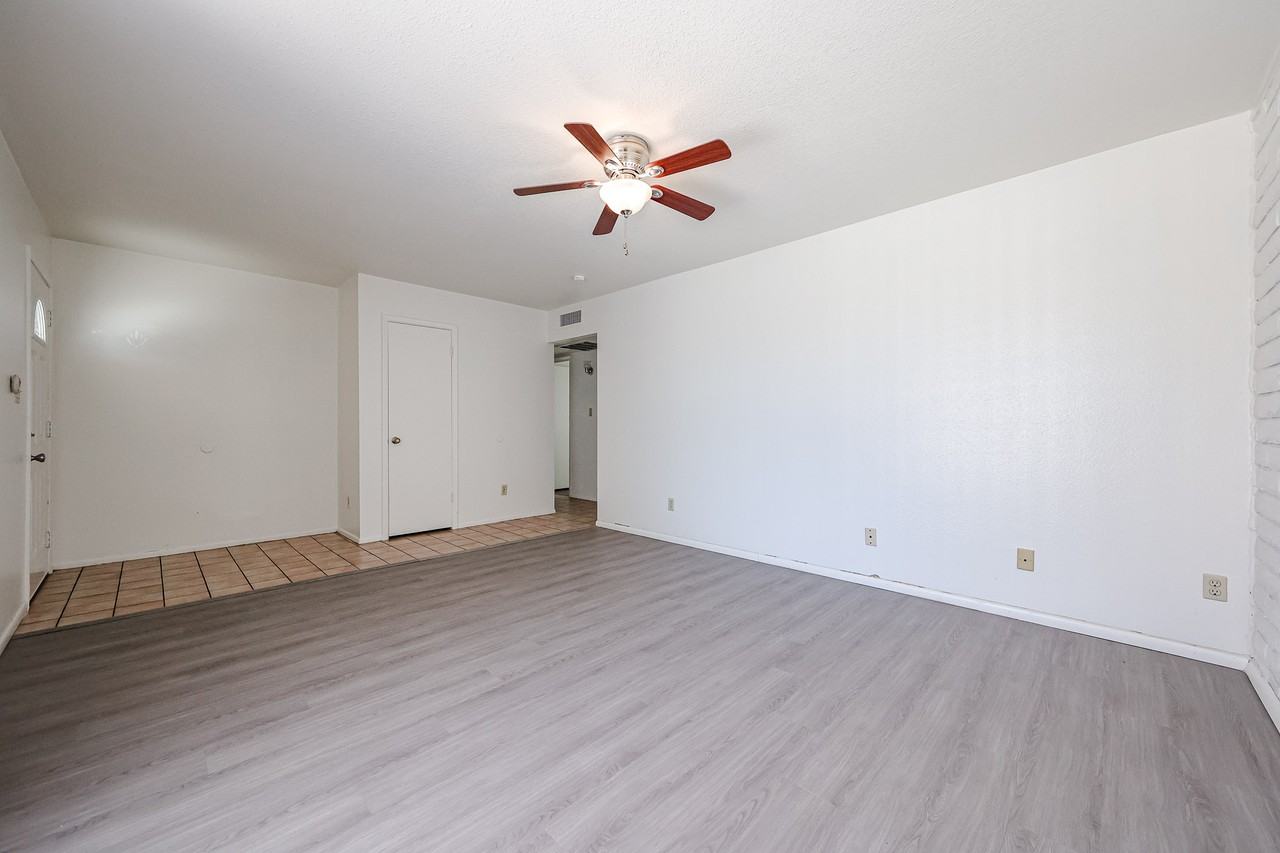 2156 E Yale Dr - Photo 5 of 37