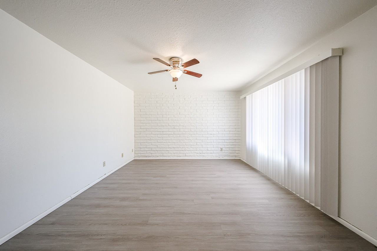 2156 E Yale Dr - Photo 6 of 37