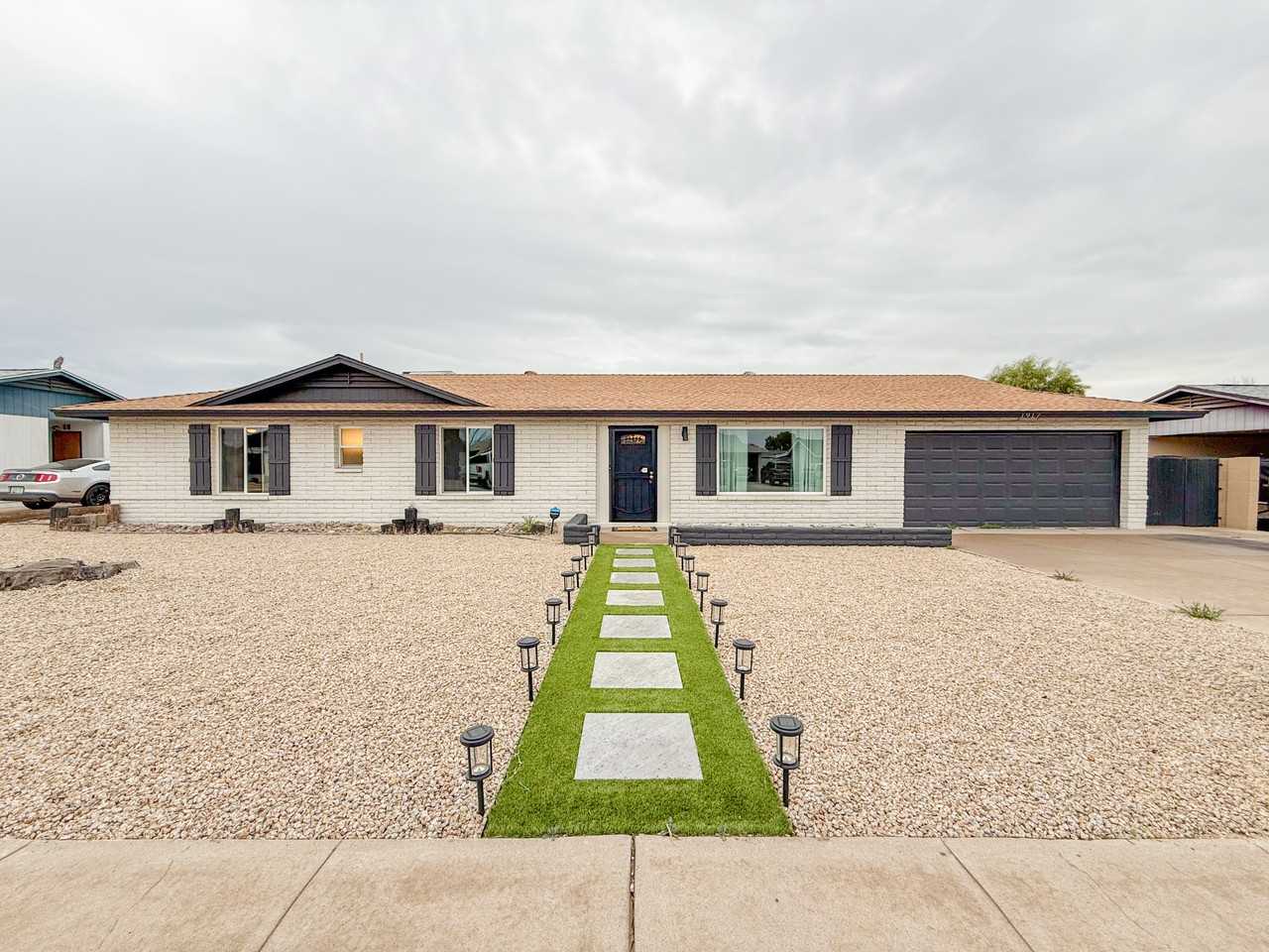 1917 W Topeka Dr - Photo 2 of 32