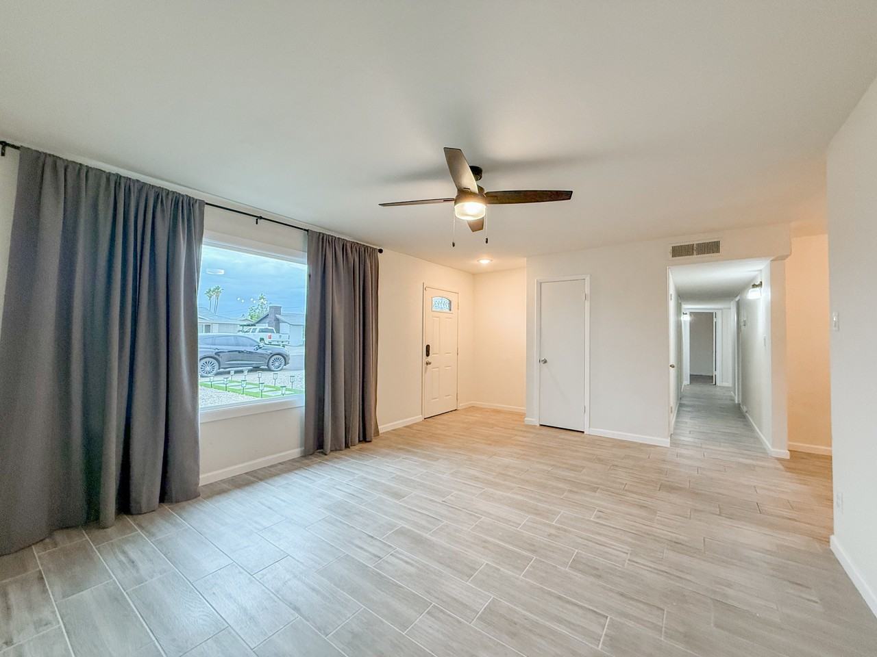 1917 W Topeka Dr - Photo 6 of 32