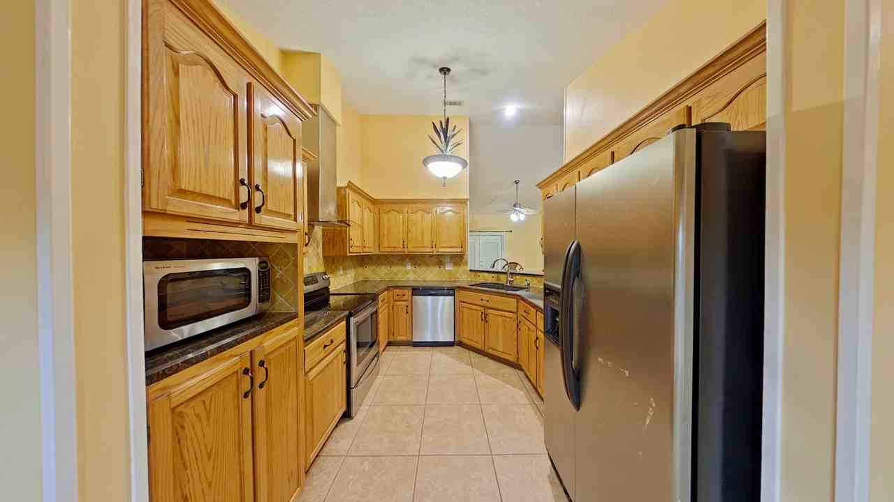 2080 Biscayne Blvd - Photo 7 of 23