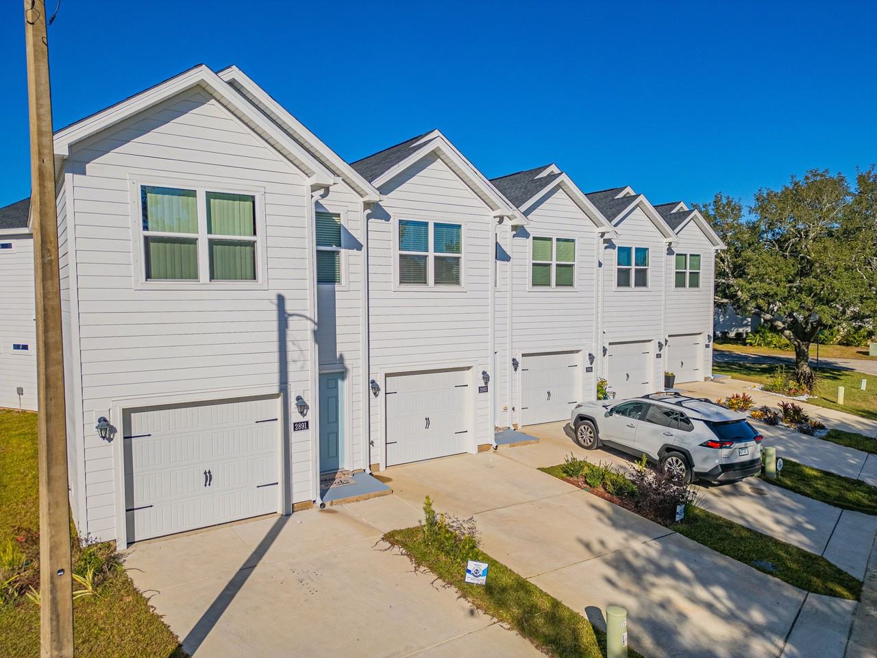 2893 Leahs Ln - Photo 2 of 16