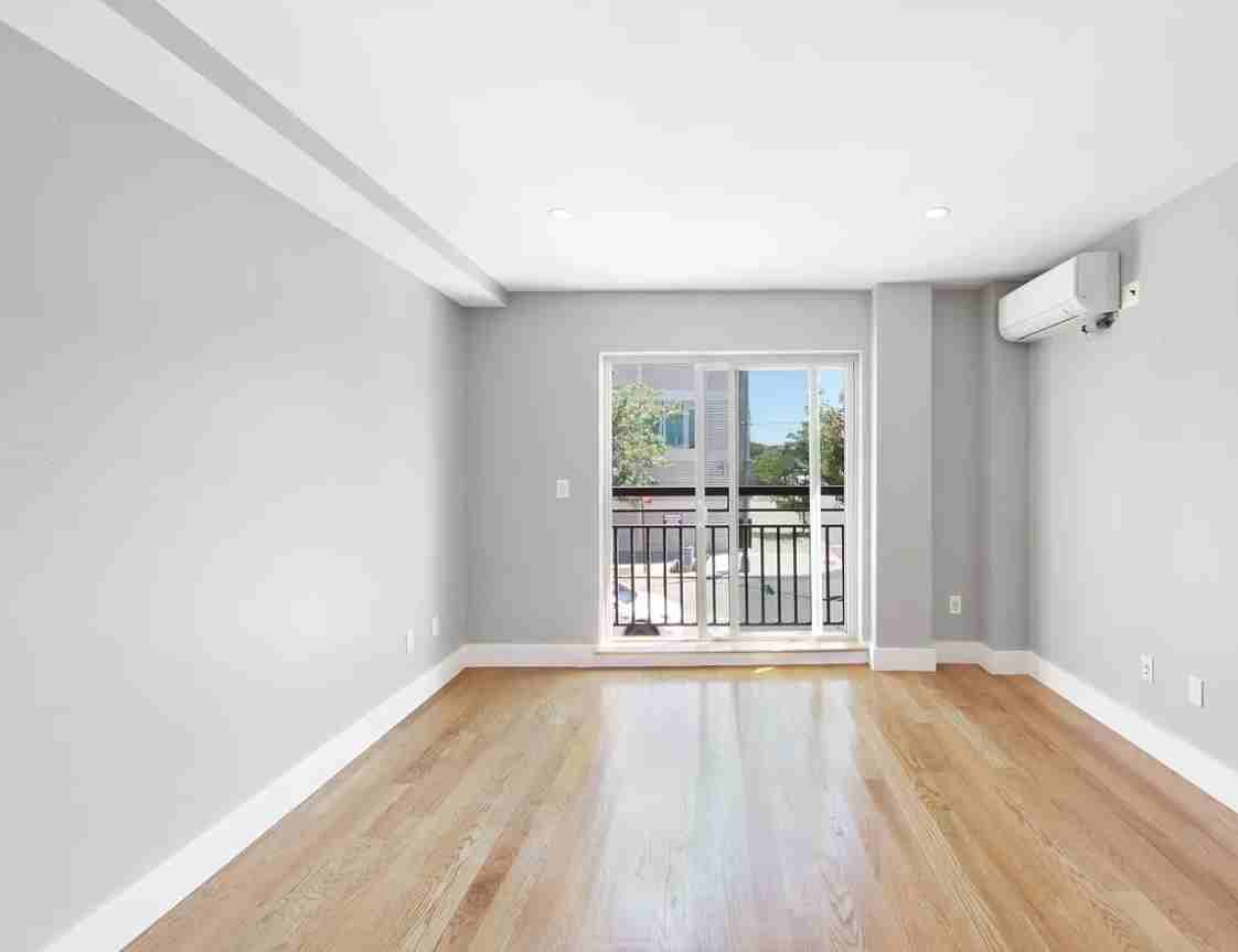 6334 Fresh Pond Rd #2G - Photo 6 of 6