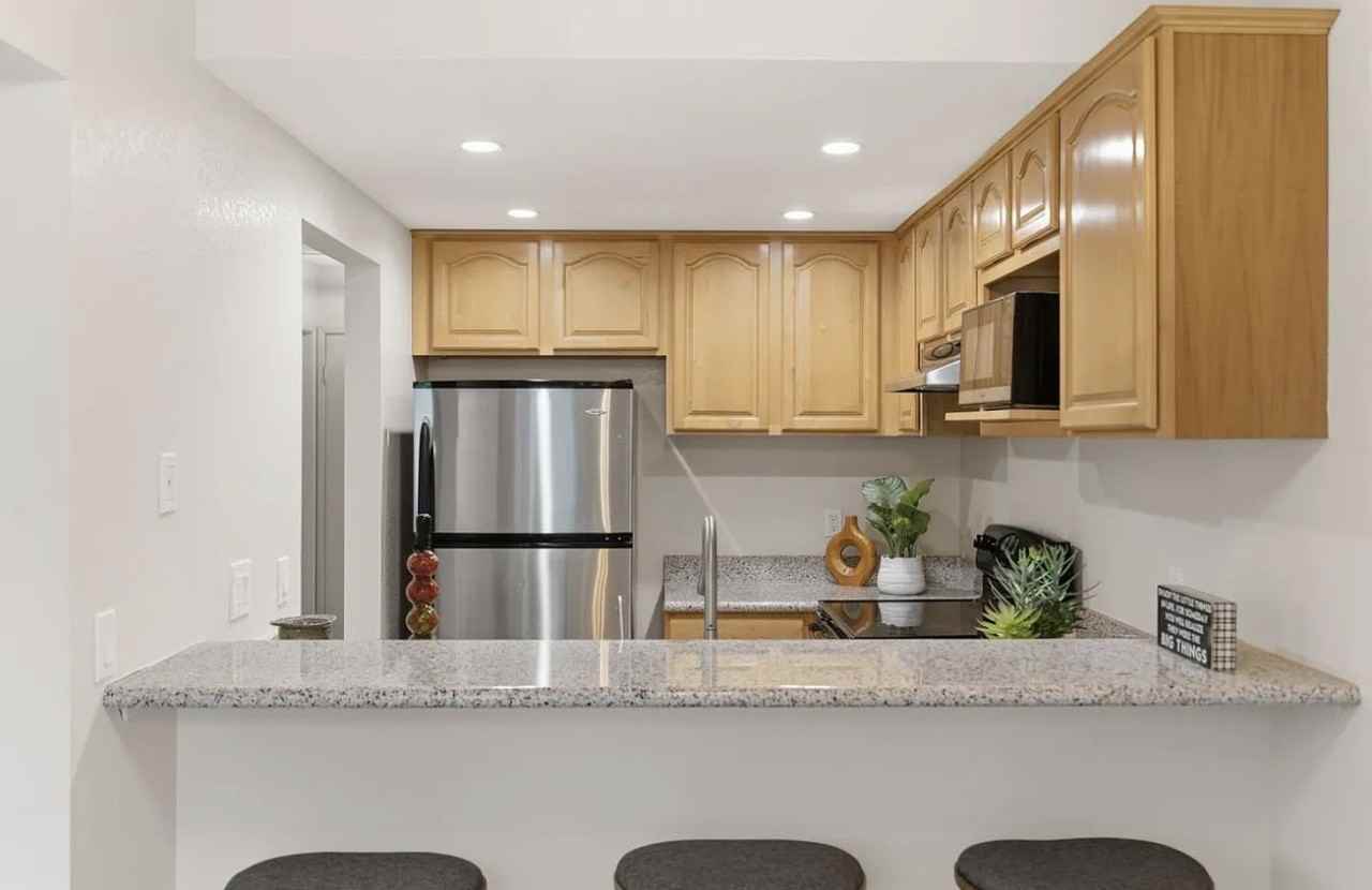 1058 Tekman Dr - Photo 2 of 10