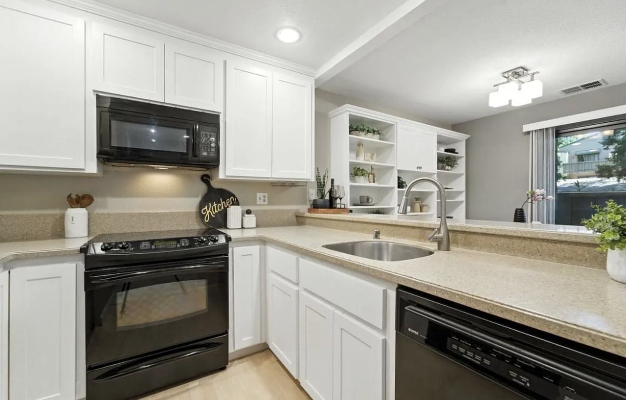 5457 Makati Cir - Photo 4 of 11