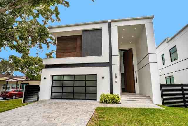 3010 W Trilby Ave - Photo 3 of 50