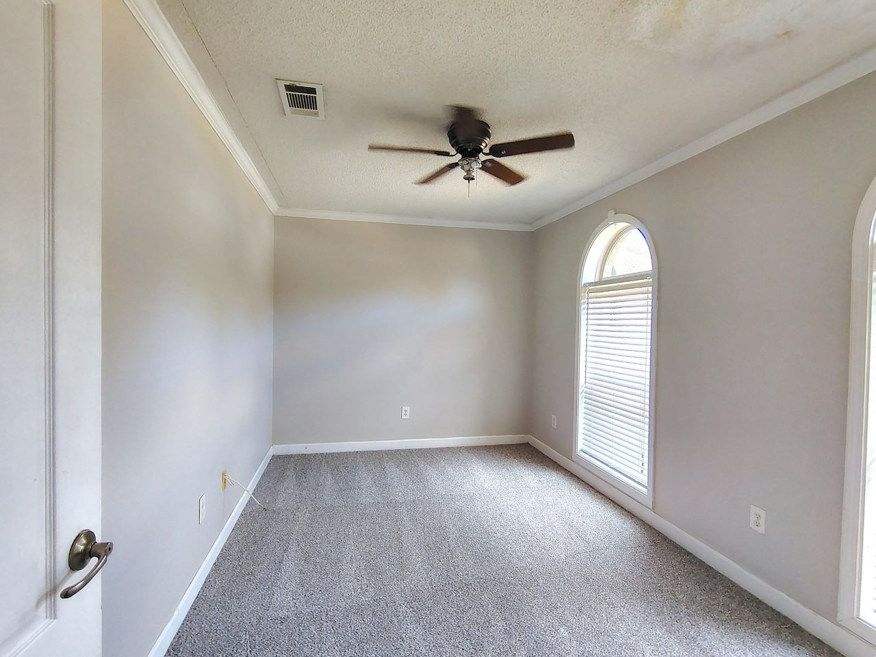 26 Lasalle St - Photo 7 of 14