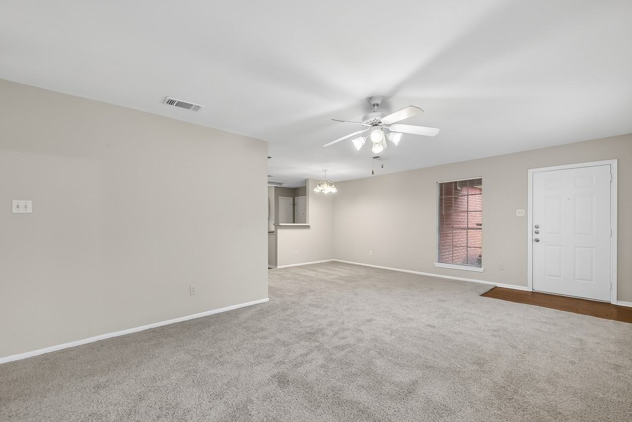 16022 Old River Rd - Photo 5 of 34