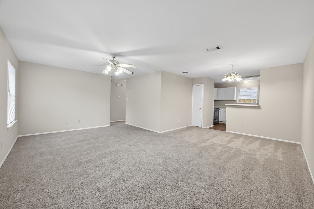 16022 Old River Rd - Photo 6 of 34