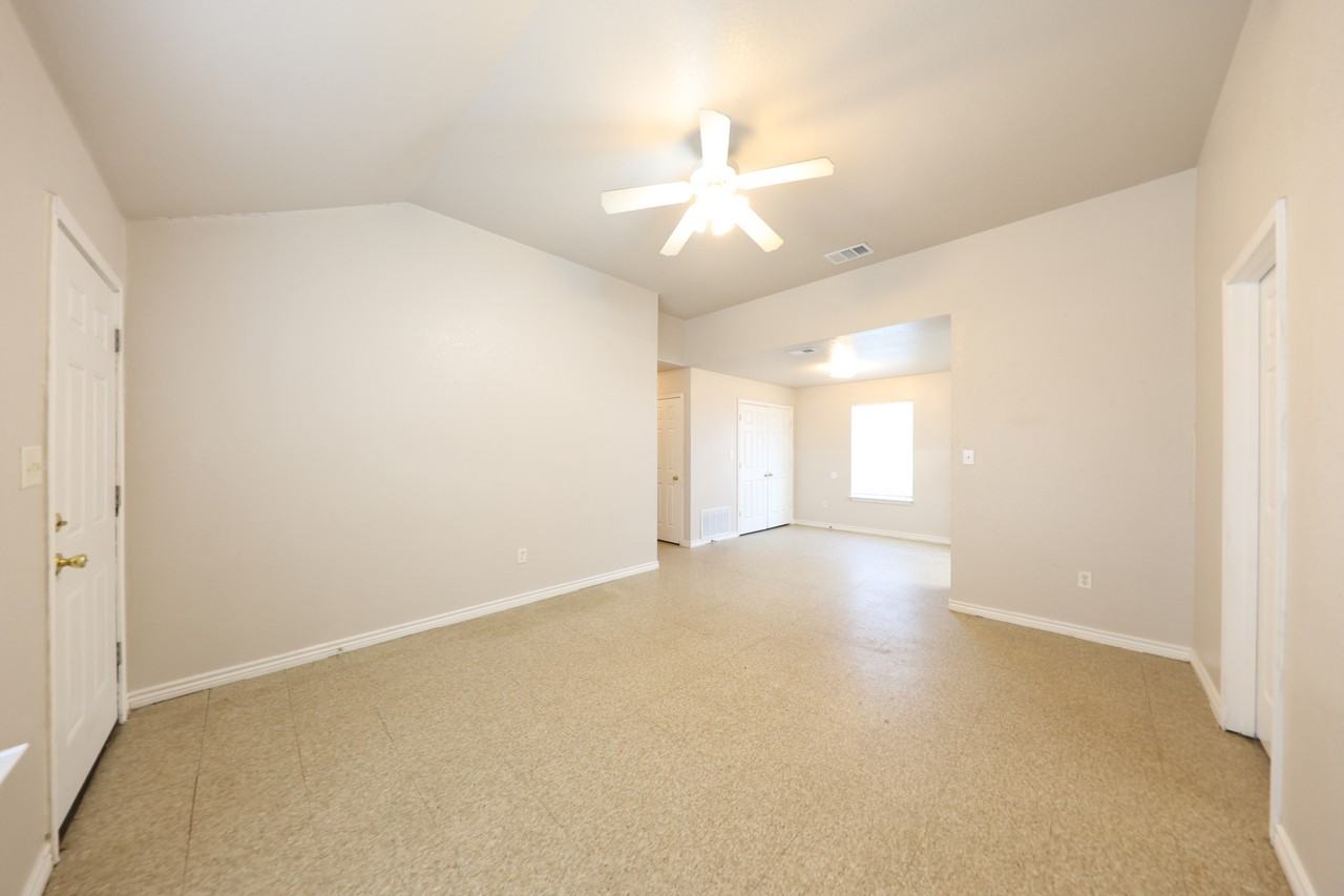 117 S 22nd St - Photo 6 of 15