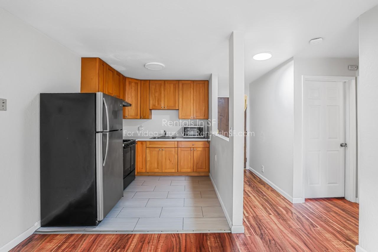 319 21st Ave #2 - Photo 3 of 14