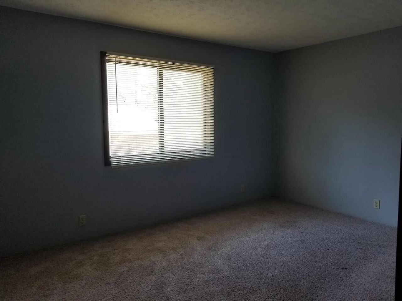 8620 N 31st St - Photo 3 of 5