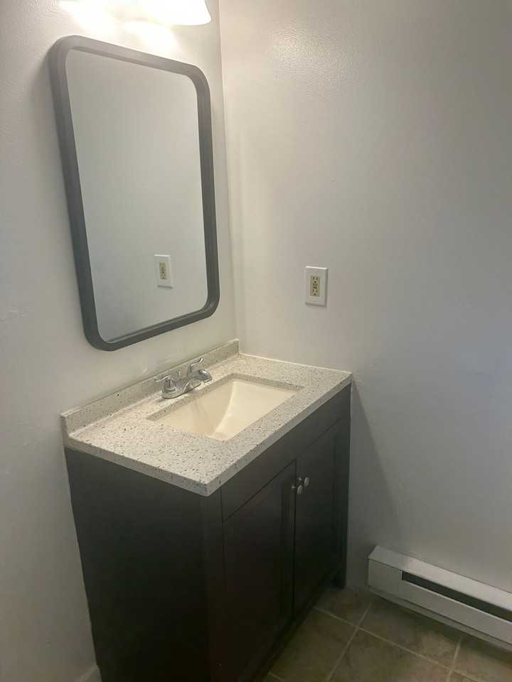 1200 Fruit St #F - Photo 6 of 8