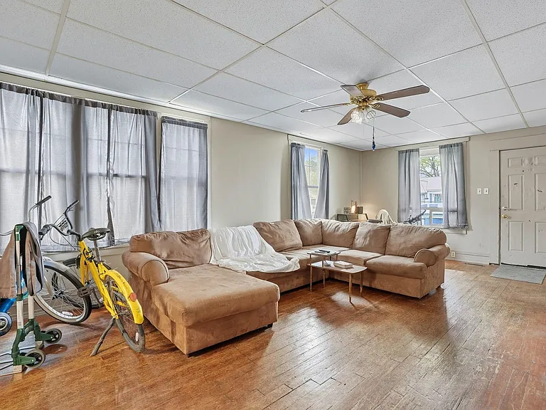 911 E Illinois Ave #NA - Photo 5 of 12