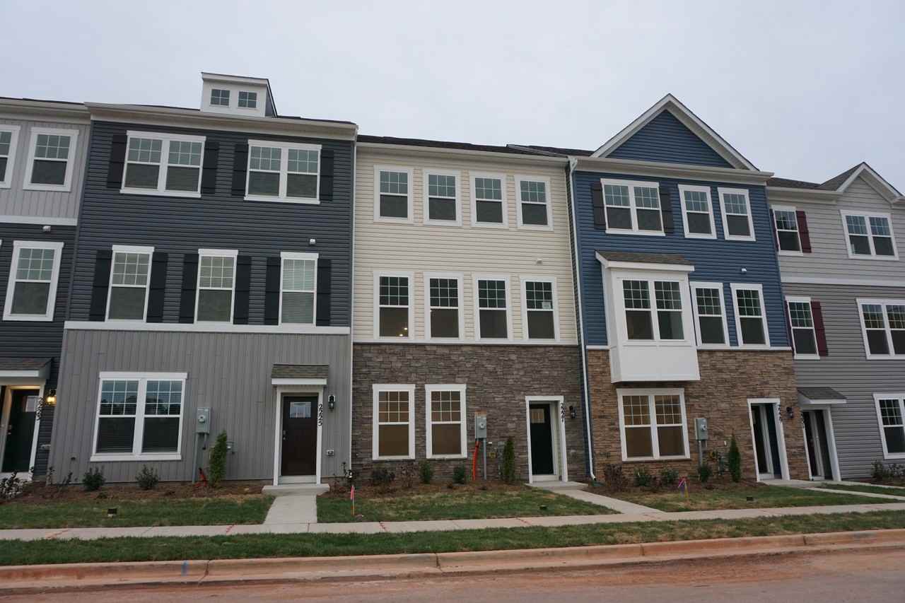 2225 Pagefield Way #2225 - Photo 2 of 20