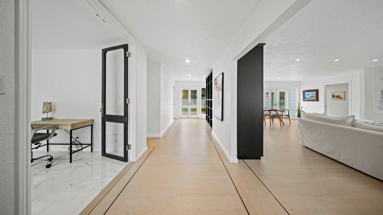 1819 Cedar St - Photo 7 of 10