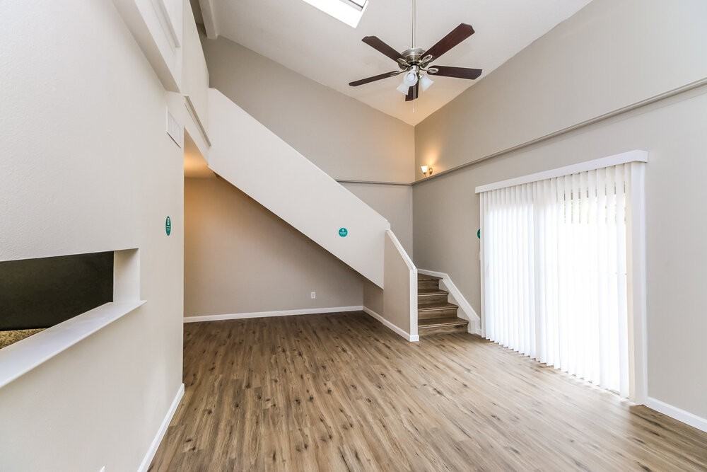 2718 W Brooks St - Photo 6 of 17