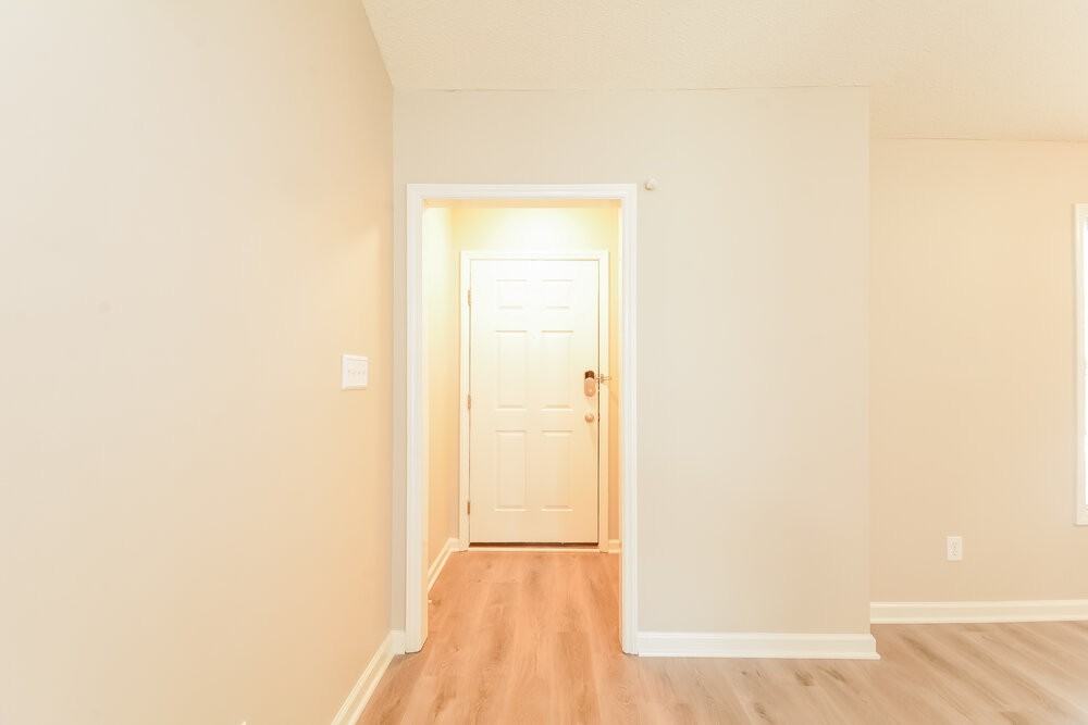 1256 Grovewood Dr - Photo 3 of 16