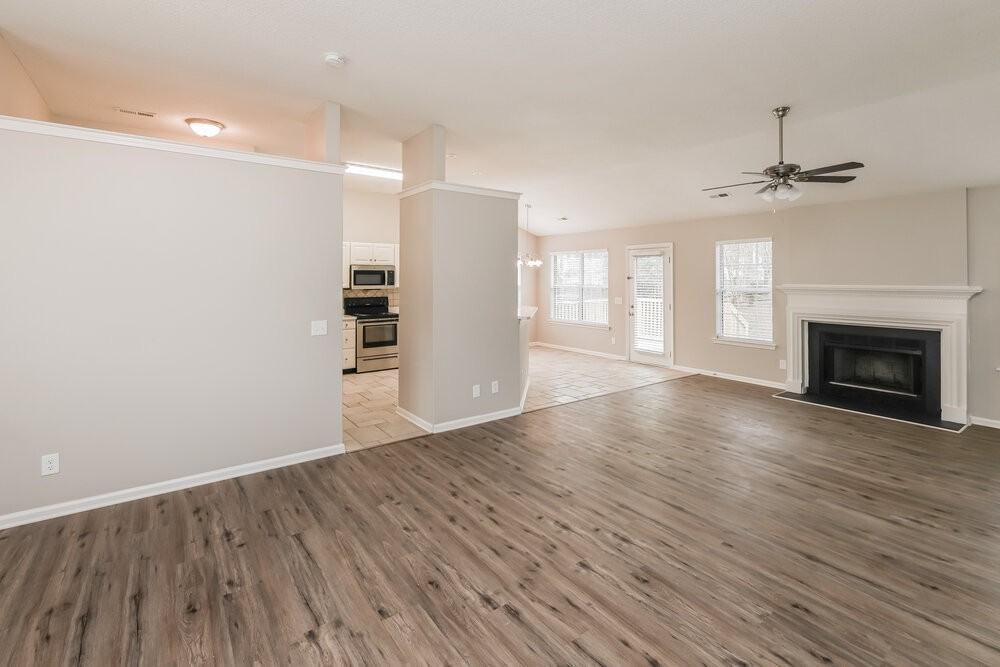 3913 Leghorn Ct - Photo 6 of 16