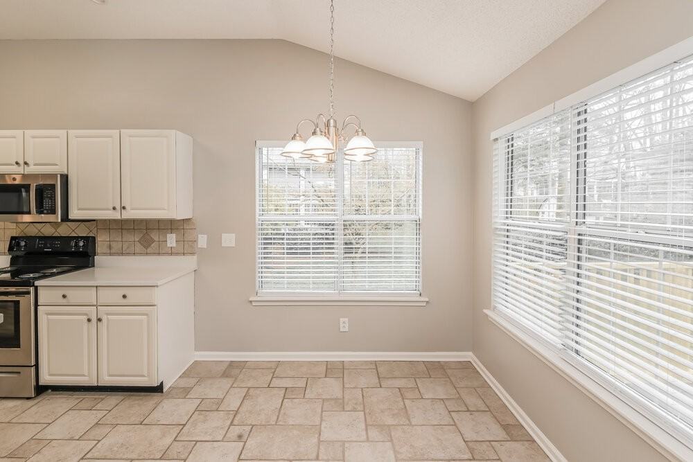 3913 Leghorn Ct - Photo 7 of 16