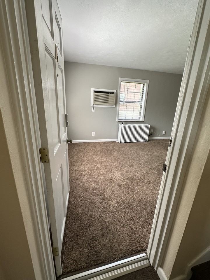 539 Corona Ave #D - Photo 2 of 21