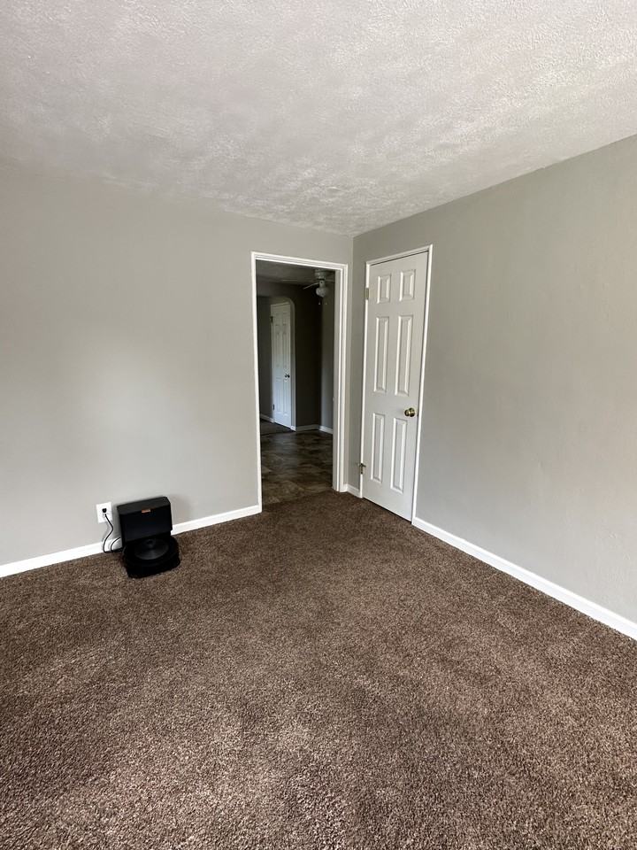 539 Corona Ave #D - Photo 5 of 21