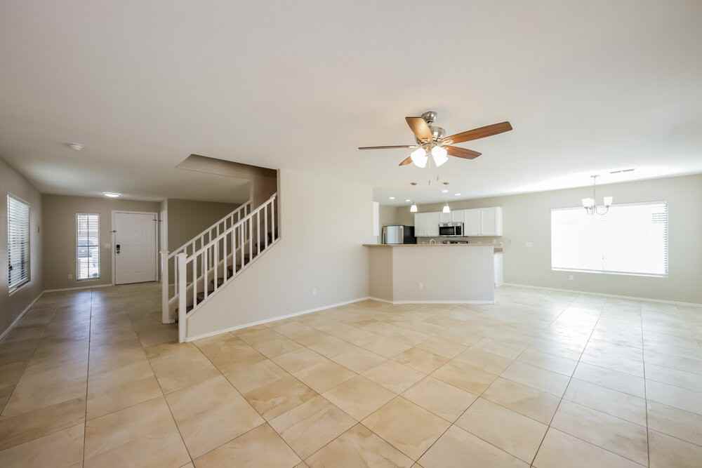 2255 E Parkside Ln - Photo 7 of 17