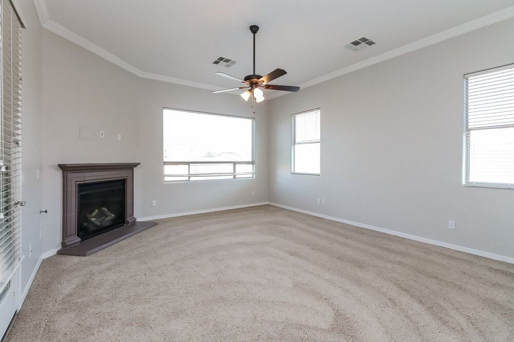 4626 S Marble St - Photo 4 of 16