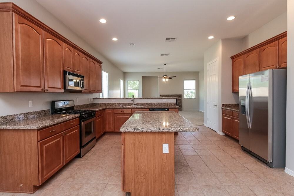 4626 S Marble St - Photo 7 of 16