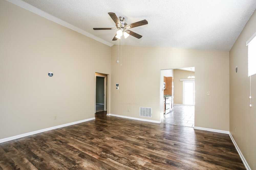 8904 Lighthorse Dr - Photo 4 of 16