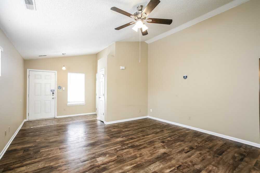 8904 Lighthorse Dr - Photo 5 of 16