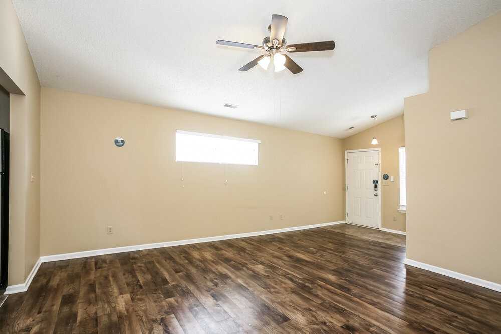 8904 Lighthorse Dr - Photo 6 of 16