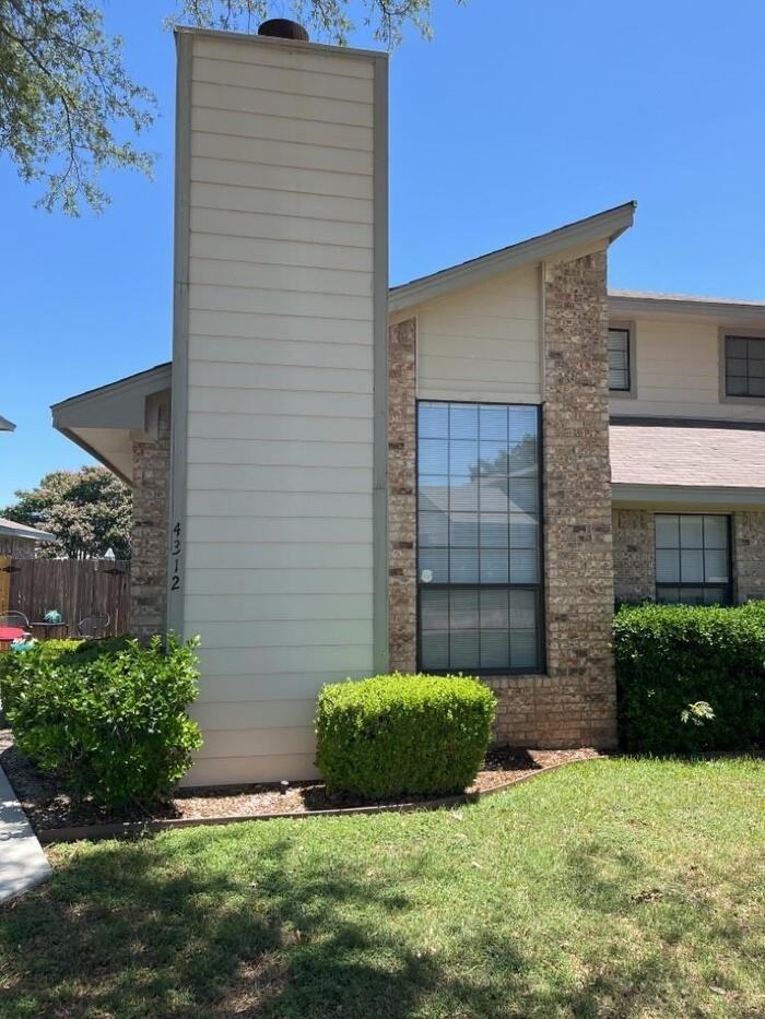 4312 Hulen Cir E - Photo 2 of 22