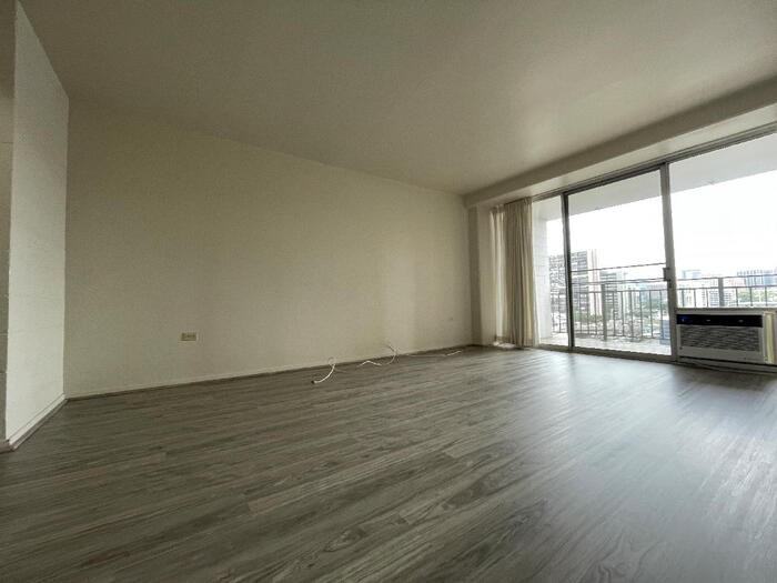 1415 Victoria St #410 - Photo 2 of 5