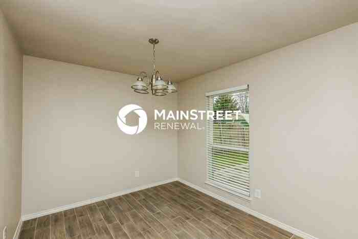 4217 Longmeadow Way - Photo 5 of 16