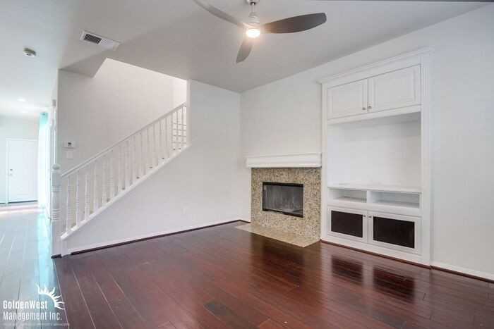 8404 Reagan Gln - Photo 3 of 24