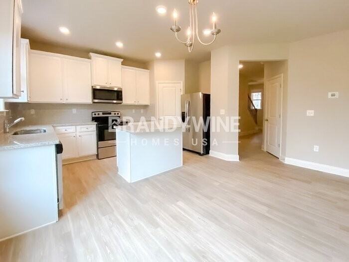 1116 E Shoreview Rd - Photo 5 of 16