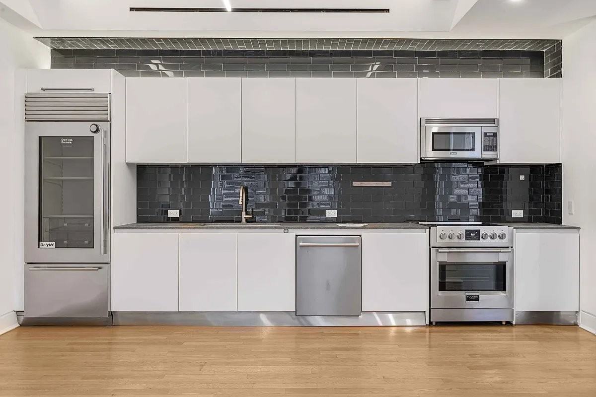 640 Broadway #4B - Photo 4 of 13