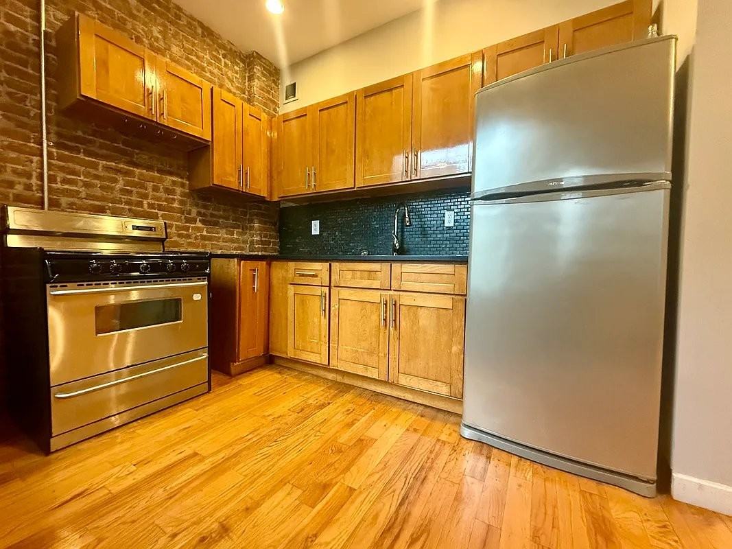 103 E 102nd St #2B - Photo 2 of 7