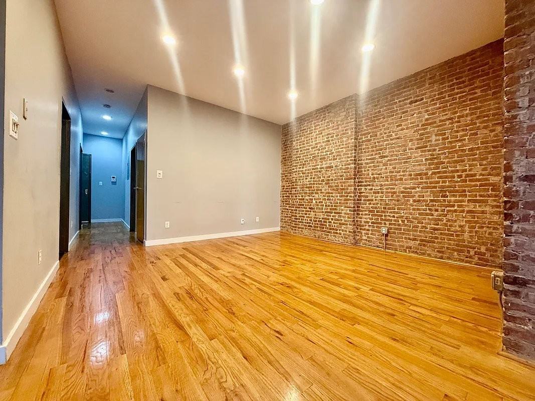 103 E 102nd St #2B - Photo 4 of 7