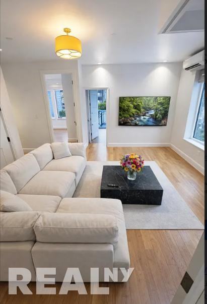 Frost St #1R - Photo 2 of 13