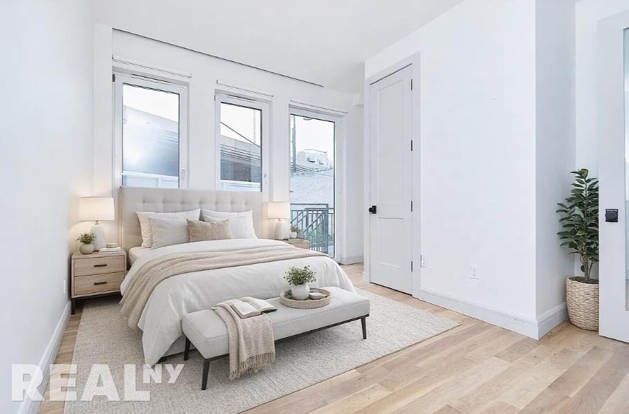 Frost St #1R - Photo 6 of 13