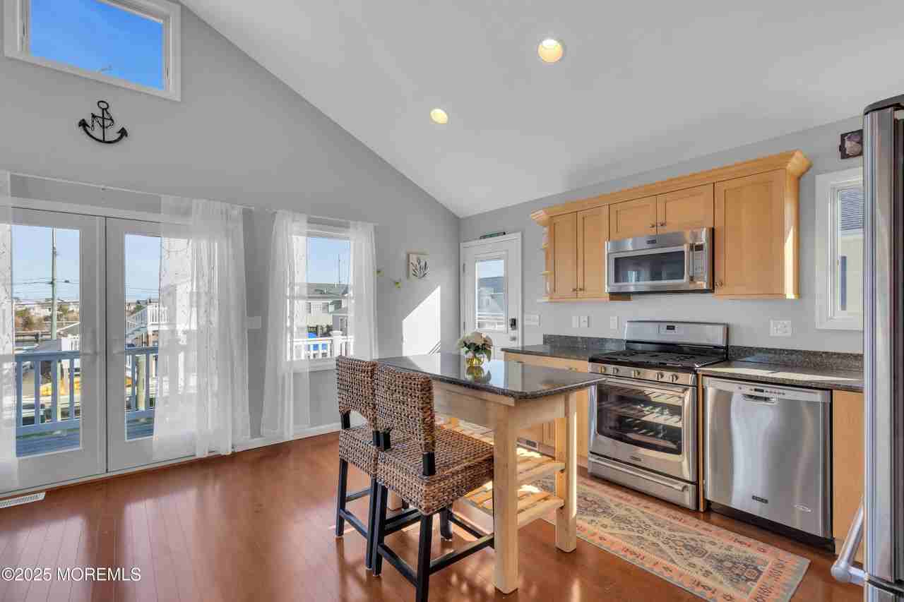 3336 Teal Ln - Photo 2 of 31