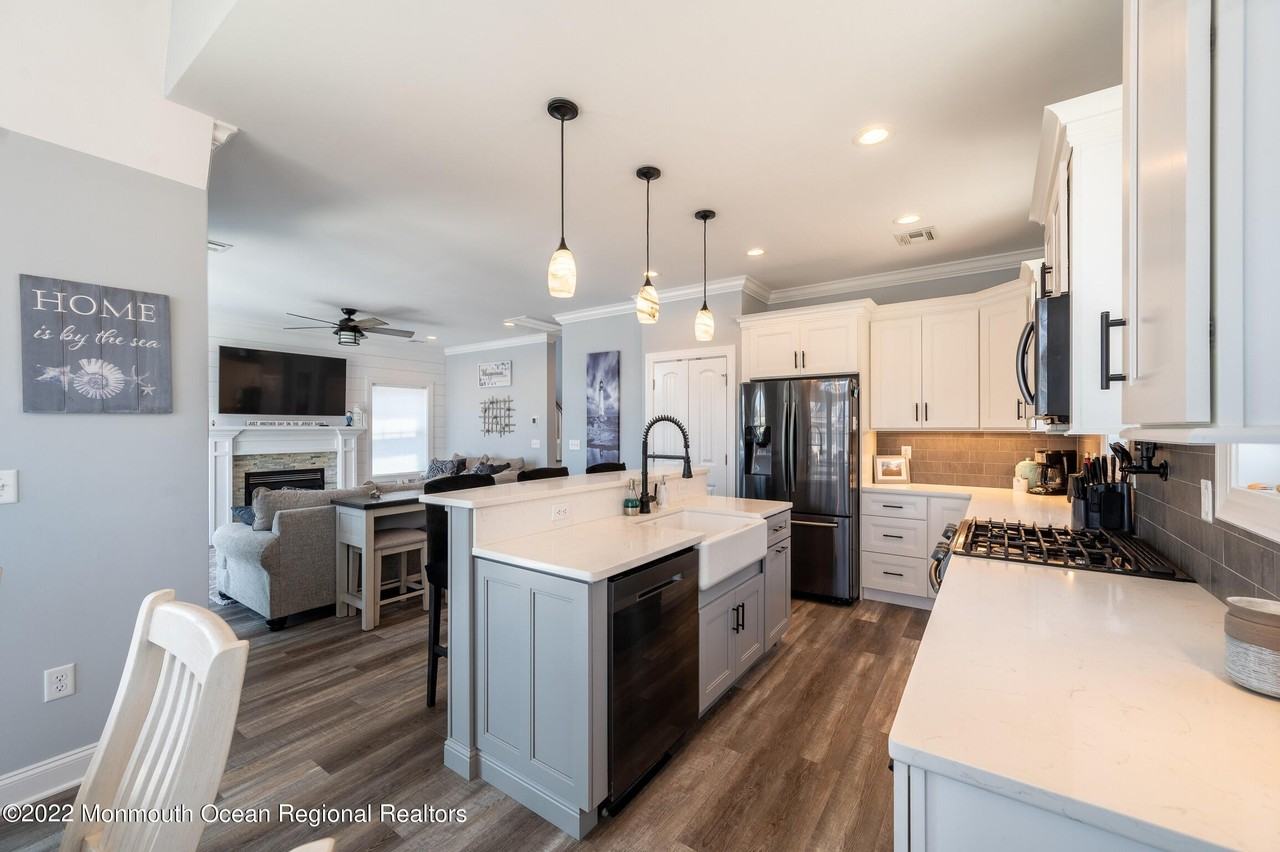 29 Fielder Ave - Photo 5 of 31