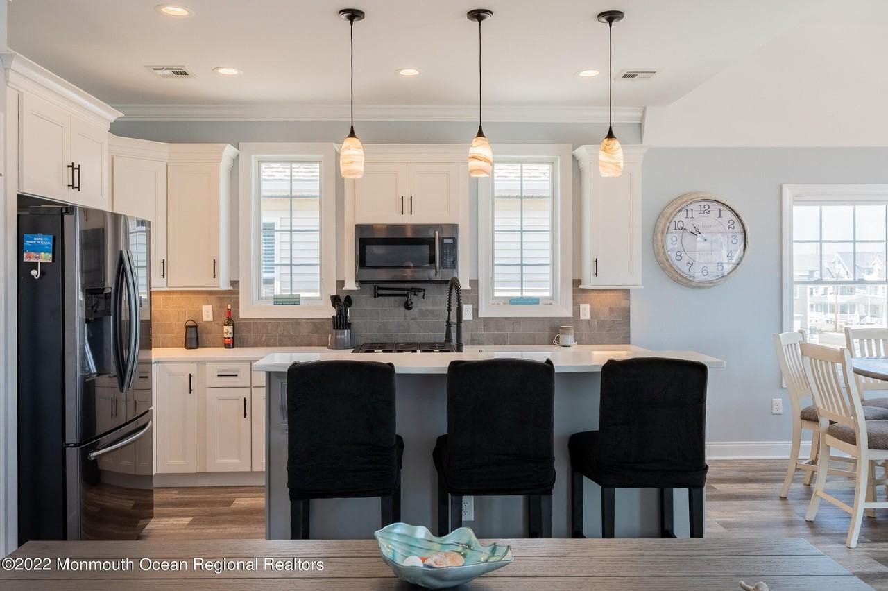 29 Fielder Ave - Photo 7 of 31