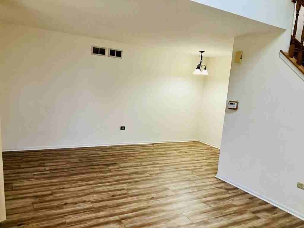 3524 Willowview Ct - Photo 4 of 17